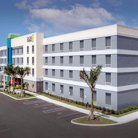 Home2 Suites By Hilton Fort Myers Airport Bagian luar foto