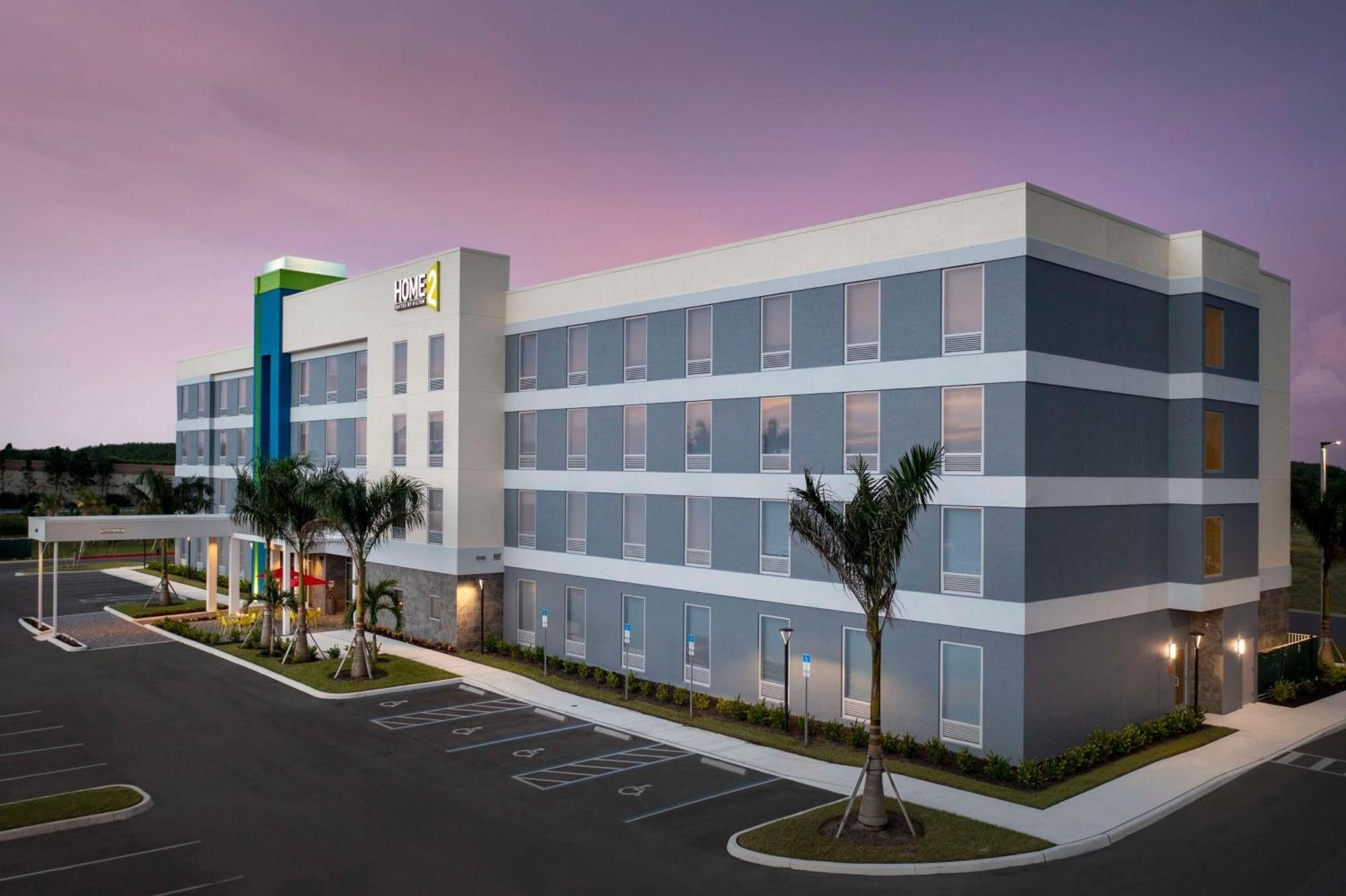 Home2 Suites By Hilton Fort Myers Airport Bagian luar foto